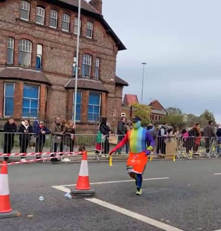 Firefighter Josh McCarthy runs the Manchester Half Marathon for The Ricky Casey Trust — photo 5